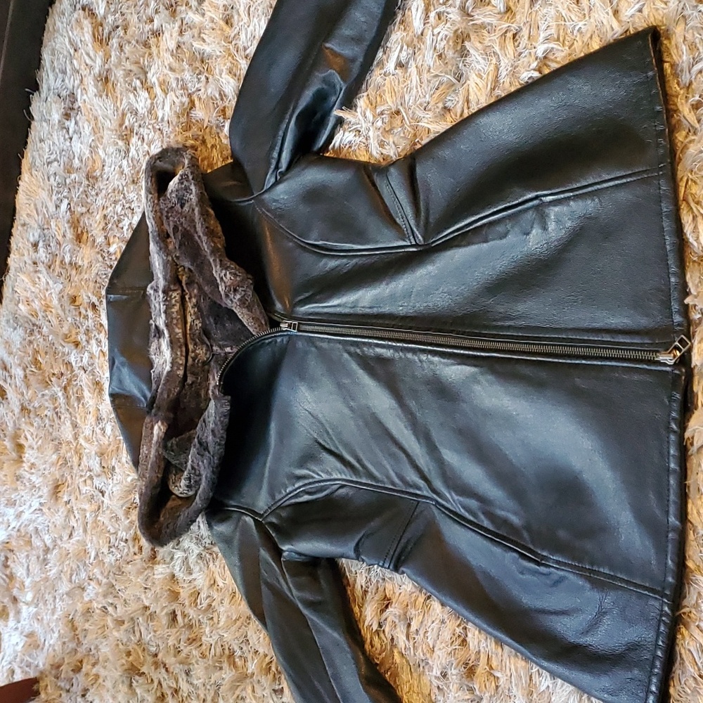 Danier leather hooded jacket - Picture 7 of 16